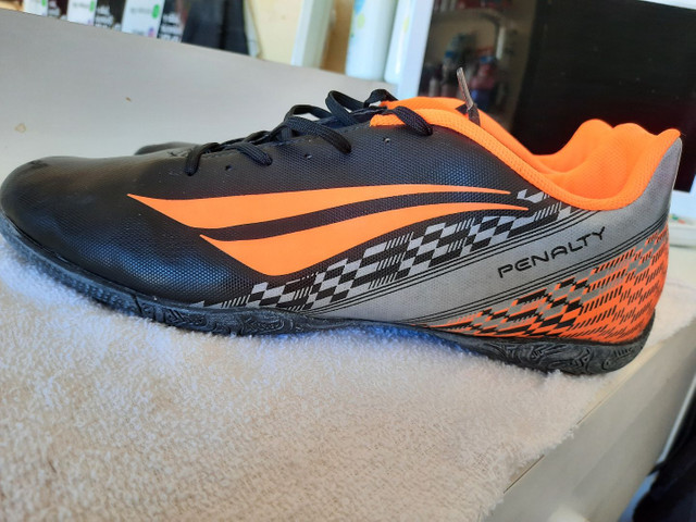 tenis futsal 43