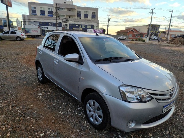 TOYOTA ETIOS 1.3 2017 HATCH