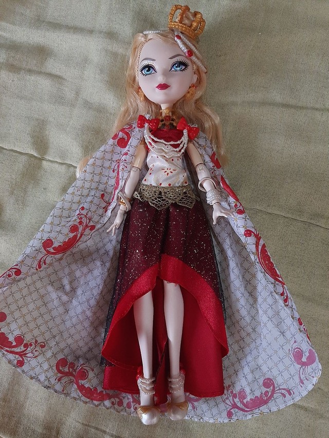 Boneca  Ever After High APPLE WHITE - LEGACY DAY