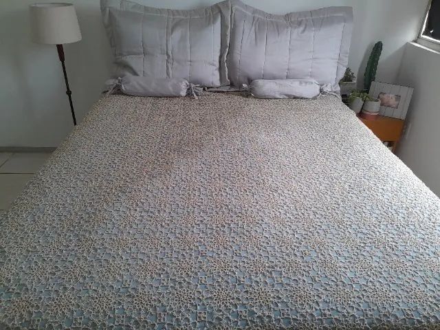 Colcha de Cama casal em Frivolité renda Suíça 