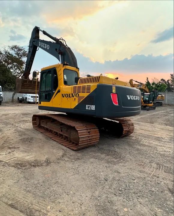 Escavadeira Volvo EC210 2014  - Foto 2