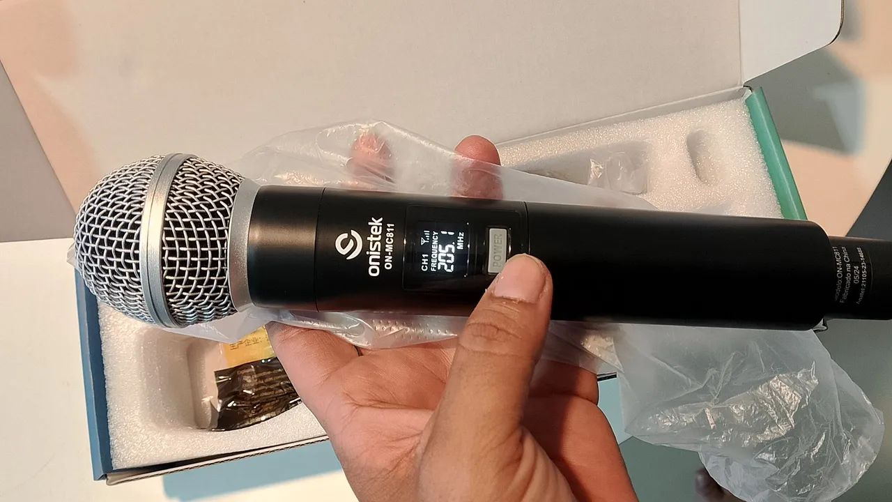 Microfone Sem Fio Onistek MC811 Recarregável - Foto 3