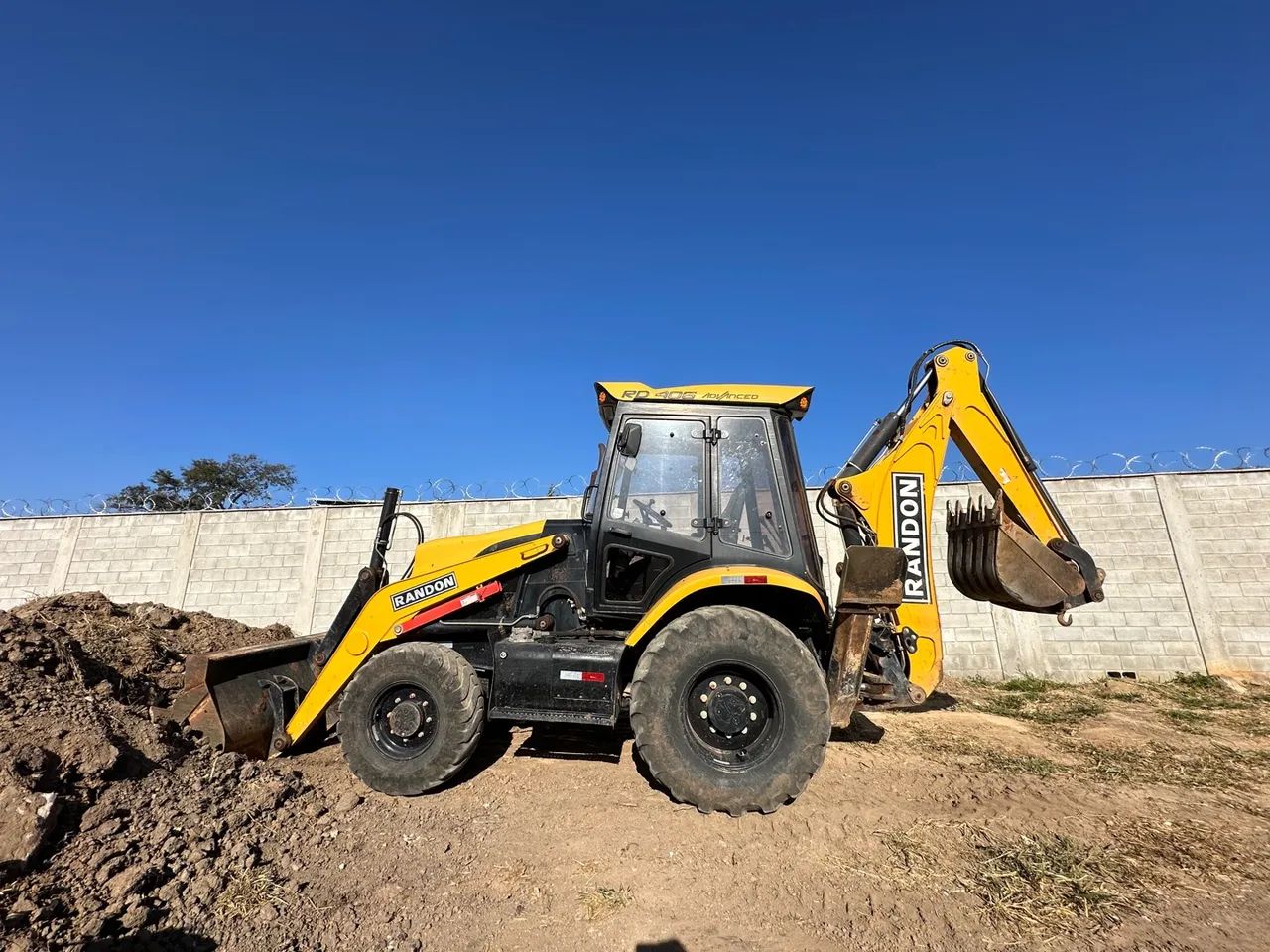 Retroescavadeira Randon 2019 4X4  - Foto 5