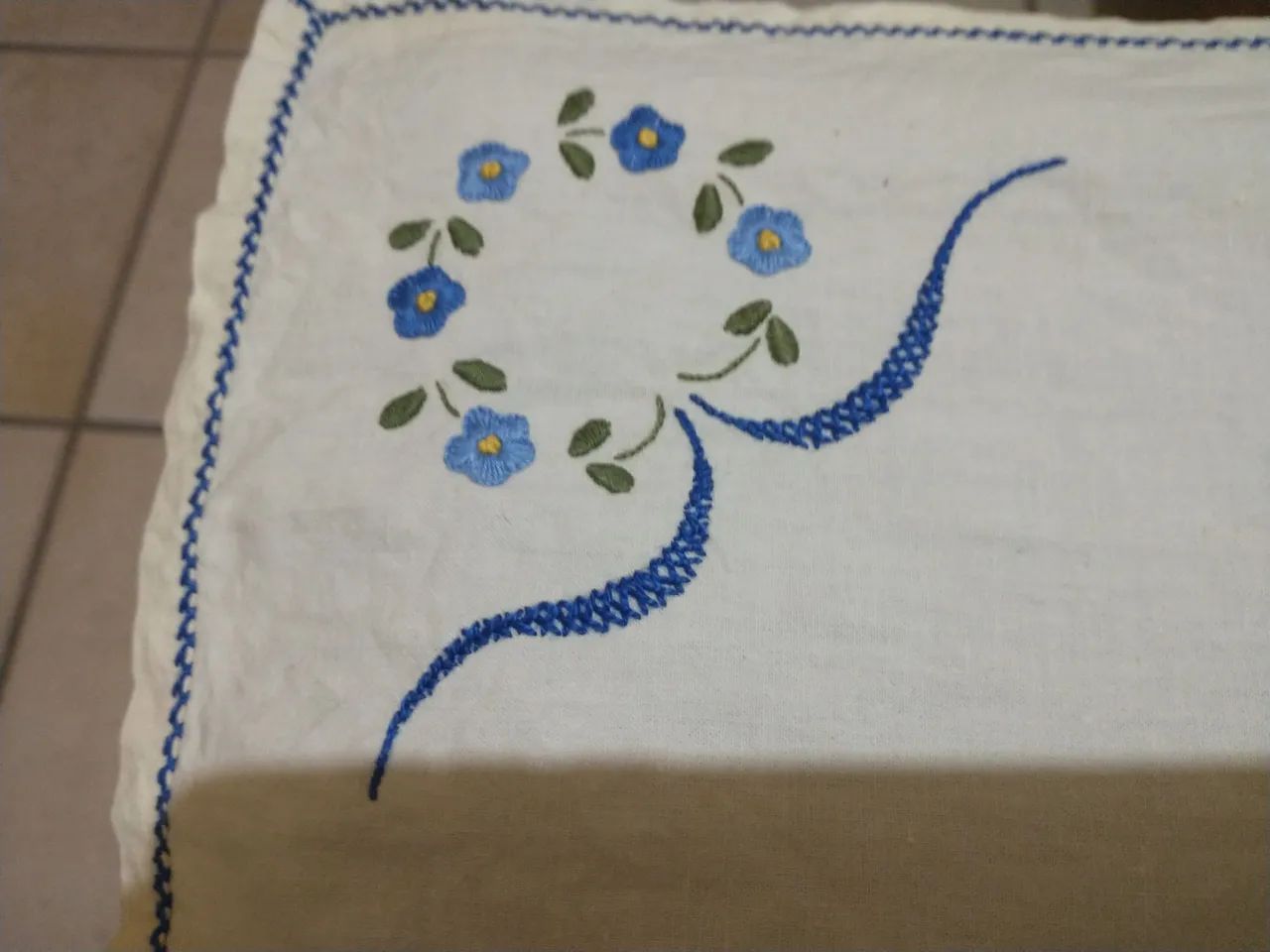 Toalha centro de mesa antiga  - Foto 3