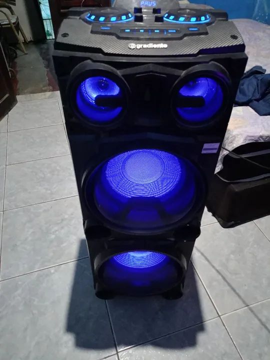 Caixa de som Bluetooth com rodinha