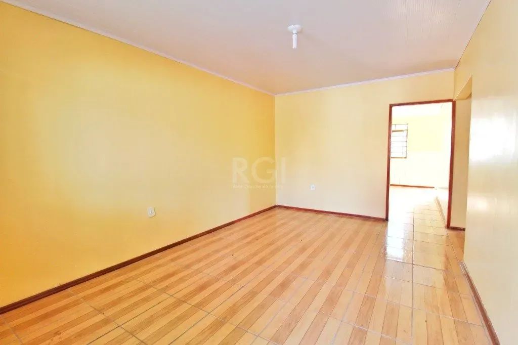 Duas casas no mesmo pátio!Casa da frente com 2 dormitorios, sala ampla, cozinha ampla e ba - Foto 3