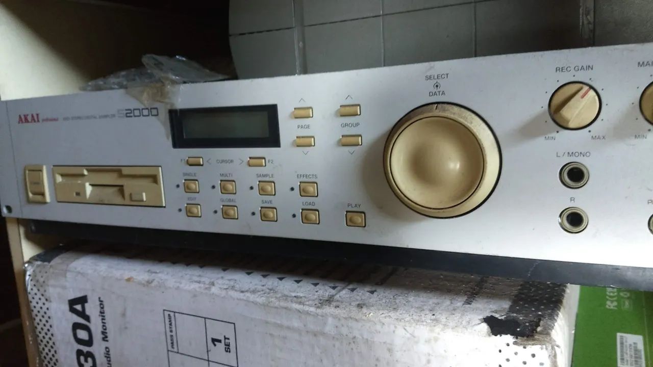 Akai sampler s200065675280677505120