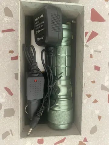 Lanterna Tática com Luz Negra e Luz Branca Equipada com Led - Foto 2