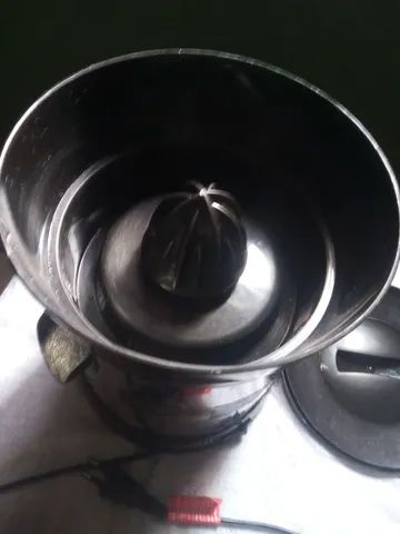 Espremedor mondial Premium funcionando perfeitamente pouco uso chama ?