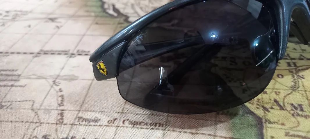 Óculos esportivo Ferrari - Foto 4
