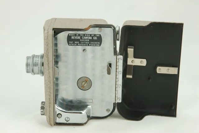 Filmadora 8mm Revere 8 B-61 funcionando - anterior ao Super 8 - Foto 5