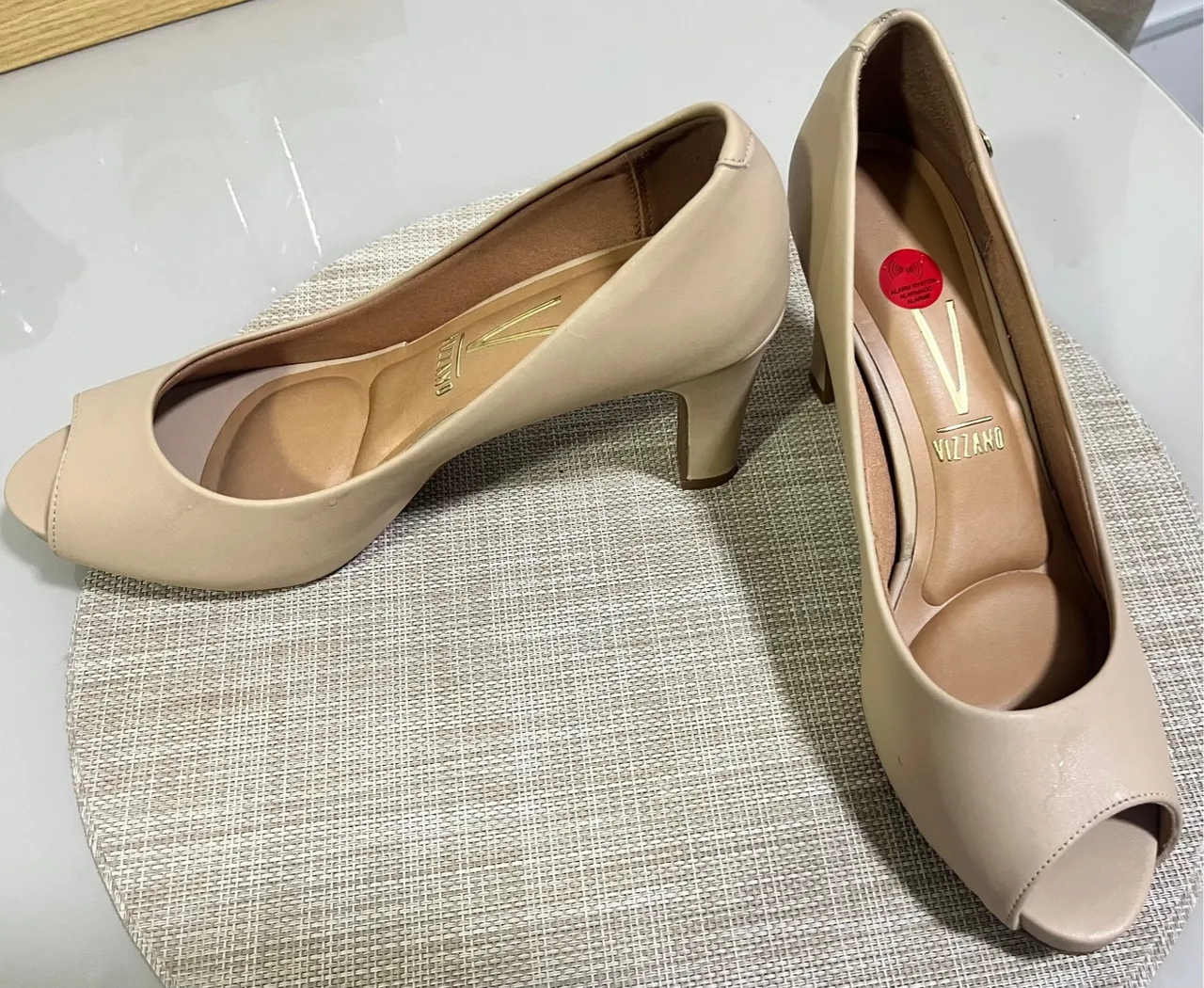Scarpin peep toe Vizzano bege 38