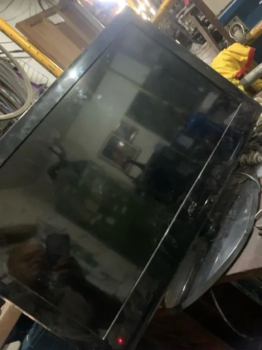 Tv Aoc 26 polegadas modelo : LE26w154 defeito não quer ligar tem mancha na tela 
