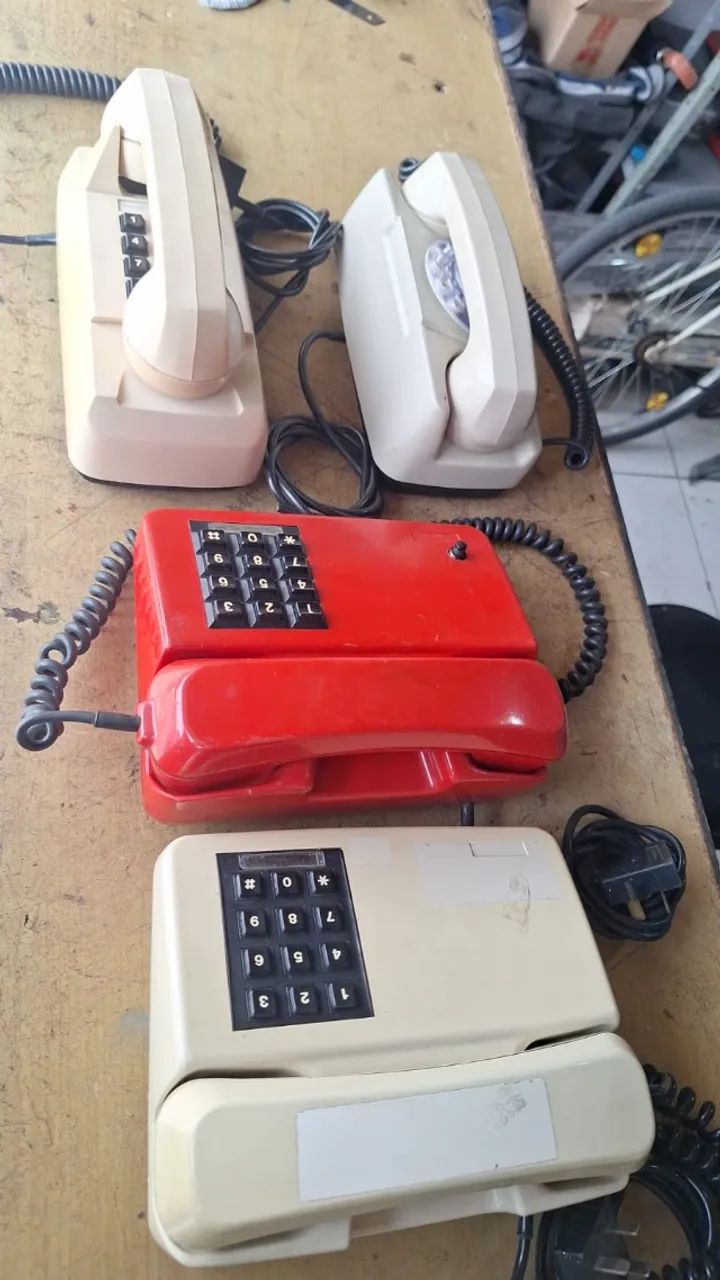Telefones antigos para decoração bom estado 89,00 cada somos loja - 2108 - Foto 2