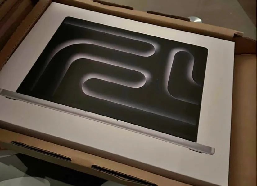 MACBOOK PRO 16.2|1TBSSD|36GB|M4MAX