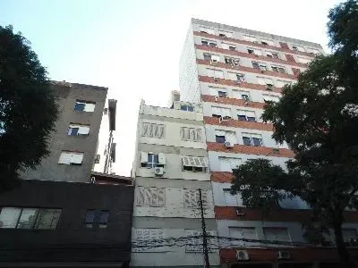 NO BAIRRO CIDADE BAIXA - Apartamento de 1 dormitório reformado em Porto Alegre, no coração