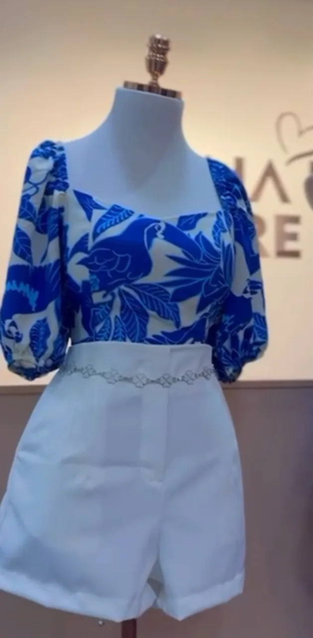 Conjunto Feminino Floral Azul e Branco
