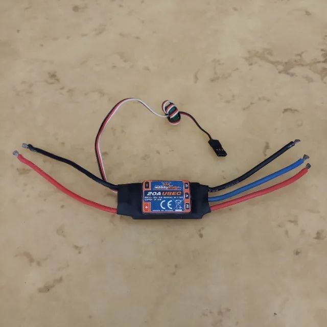 ESC 20A UBEC HOBBYKING PARA AEROMODELOS: AVIÃO, HELICOPTERO