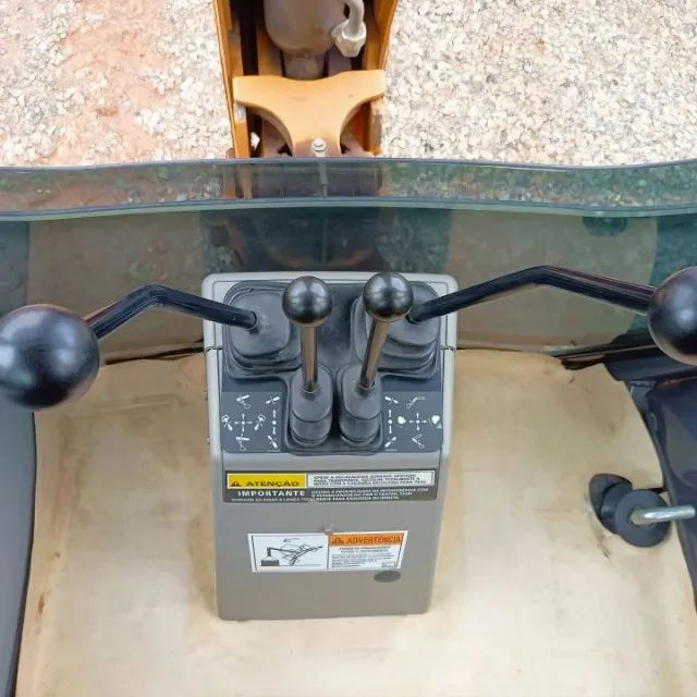 Retroescavadeira CASE 580N - 4X4 - Ano 2021 - Foto 5