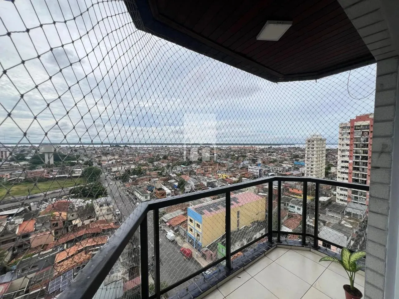 Vendo Apartamento no Edifício Valencia- Aceita Financiamento