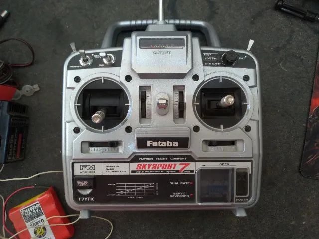 RÁDIO FUTABA SKYSPORT 7