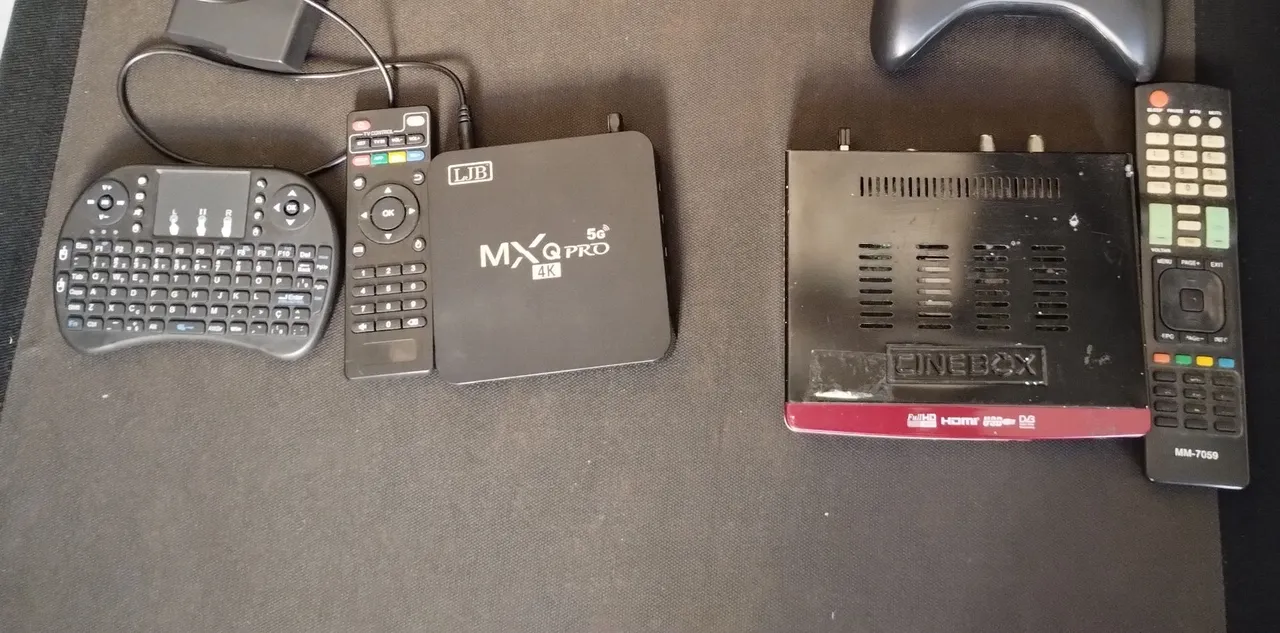 Central Multimídia Android MXQ PRO 4K + Controles + Teclado