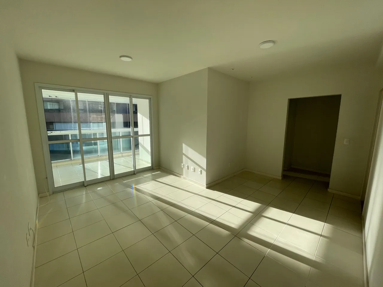 Apartamento com 2 Quartos para alugar, 65m² - Praia da Costa