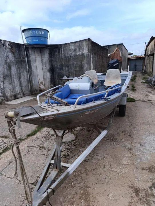 Lancha de alumínio com motor 30HP e carretinha - Foto 4