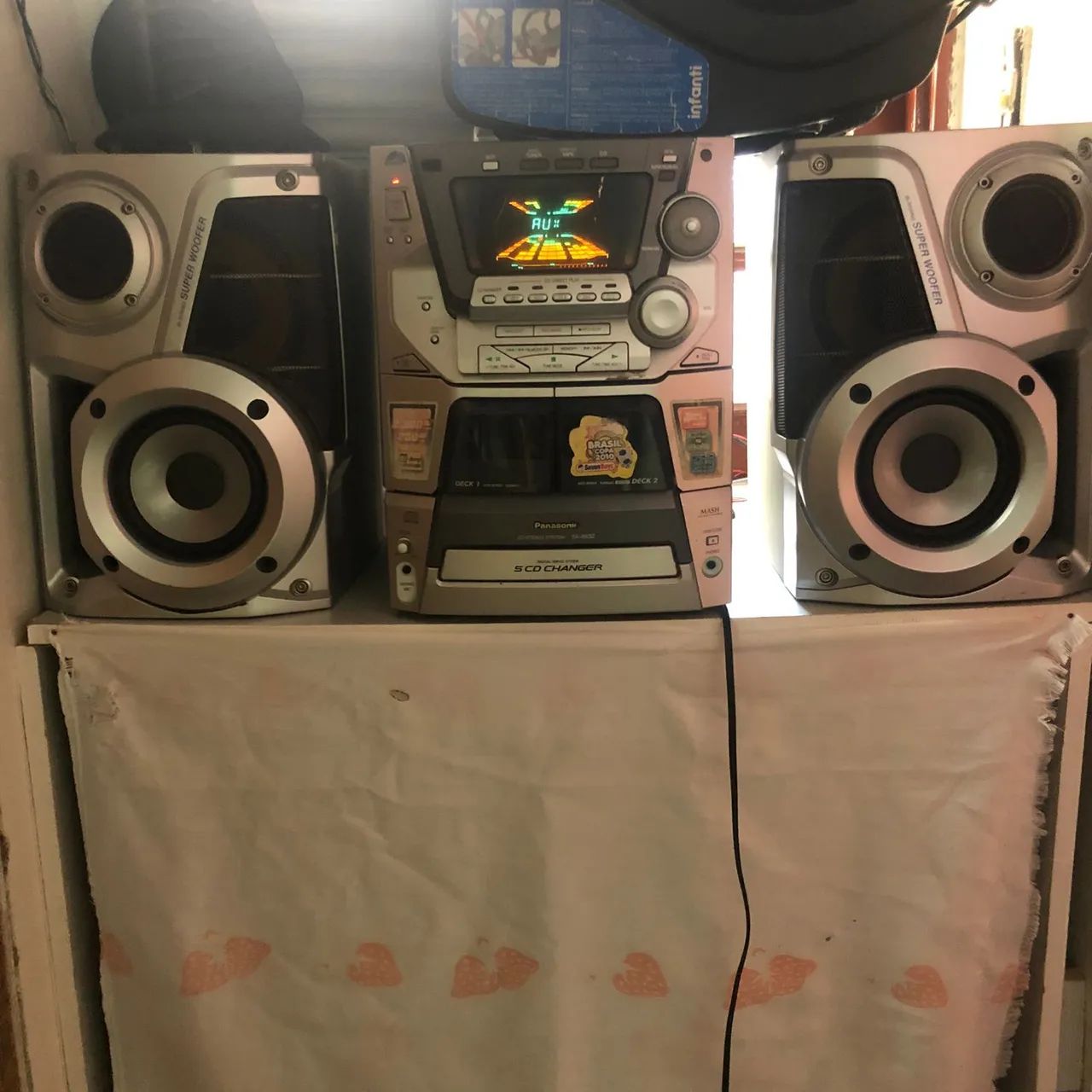 Som Panasonic 5 CD Changer com dois sub Woofer raridade bem conservado 