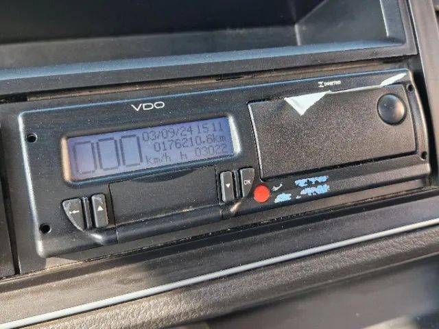 vw 11-180 Prime Delivery C/Baú com Plataforma Hidráulica - Foto 12