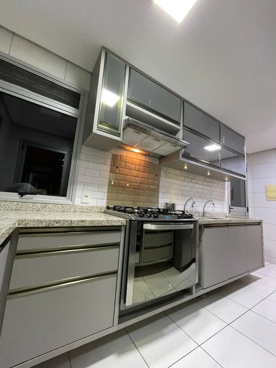 SINGOLARE, ADRIANÓPOLIS,  SEMI-MOBILIADO,  03 SUÍTES  COM CLOSET, VARANDA GOUMERT, 2 VAGAS - Foto 4