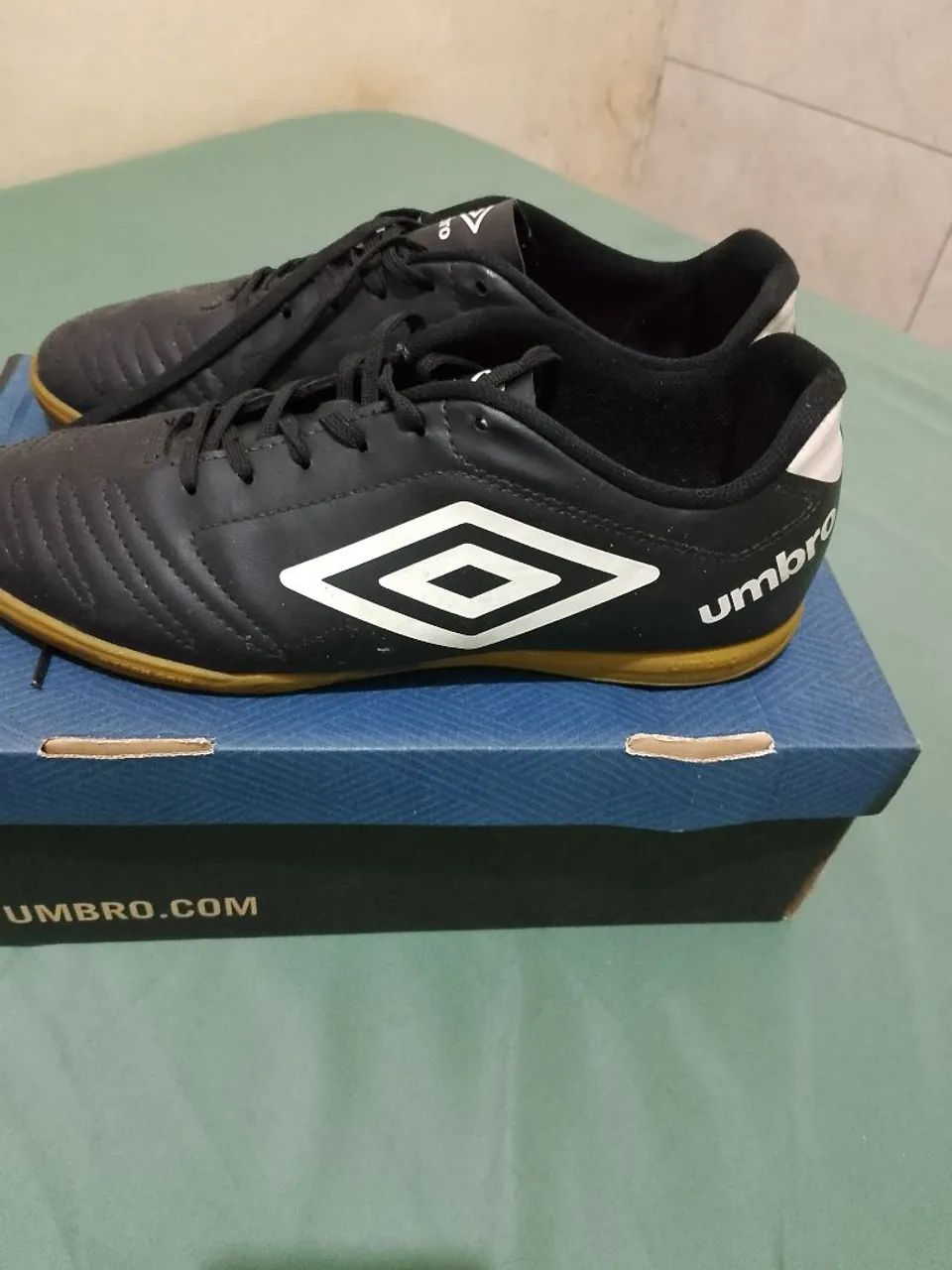Chuteira Umbro 