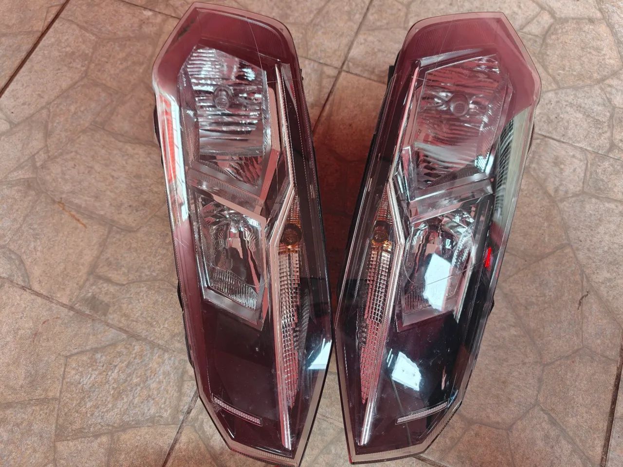 Faróis e lanternas virtus