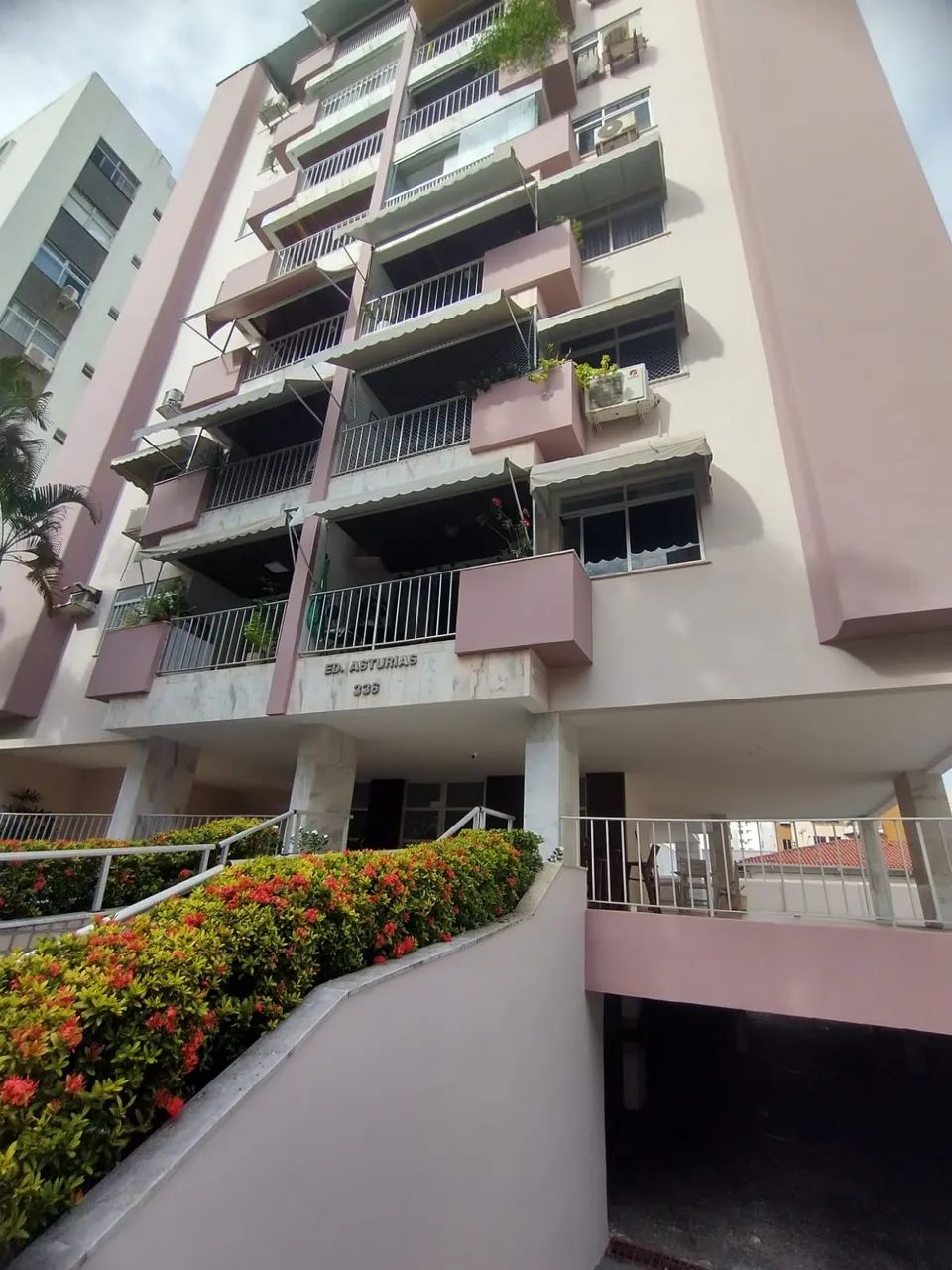 Imóvel para aluguel tem 80 metros quadrados com 2 quartos em Costa Azul - Salvador - BA