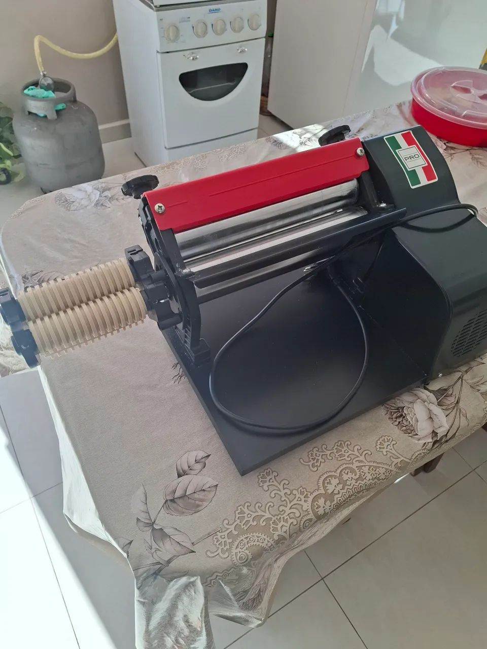 Cilindro Laminador de Massas Elétrico AND Pro 28cm - Foto 4