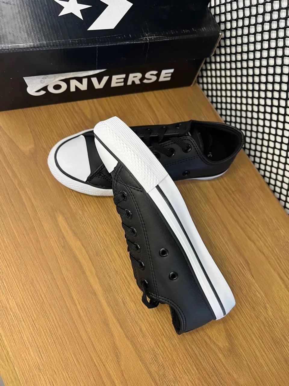 Tênis Converse All Star Couro Branco Preto  - Foto 4