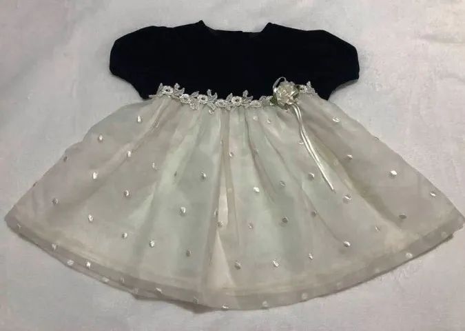 Vestido de festa (semi novo) organza e veludo tamanho 18 meses.DISPONIVEL 