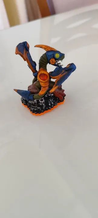 Skylanders Giants - Drobot Lightcore (usado) - Foto 3