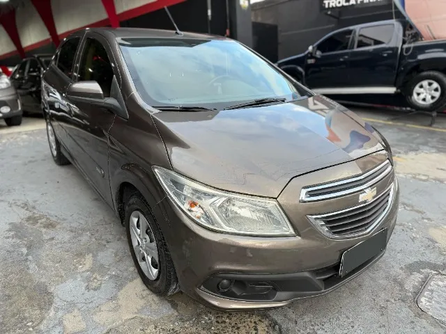 CHEVROLET ONIX HATCH LT 1.0 8V FLEX POWER MEC. 4P