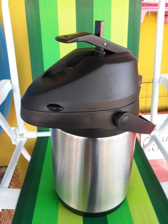 Garrafa Térmica Aço Inox 2,5 Litros com alavanca de pressão Aproveite - Foto 3