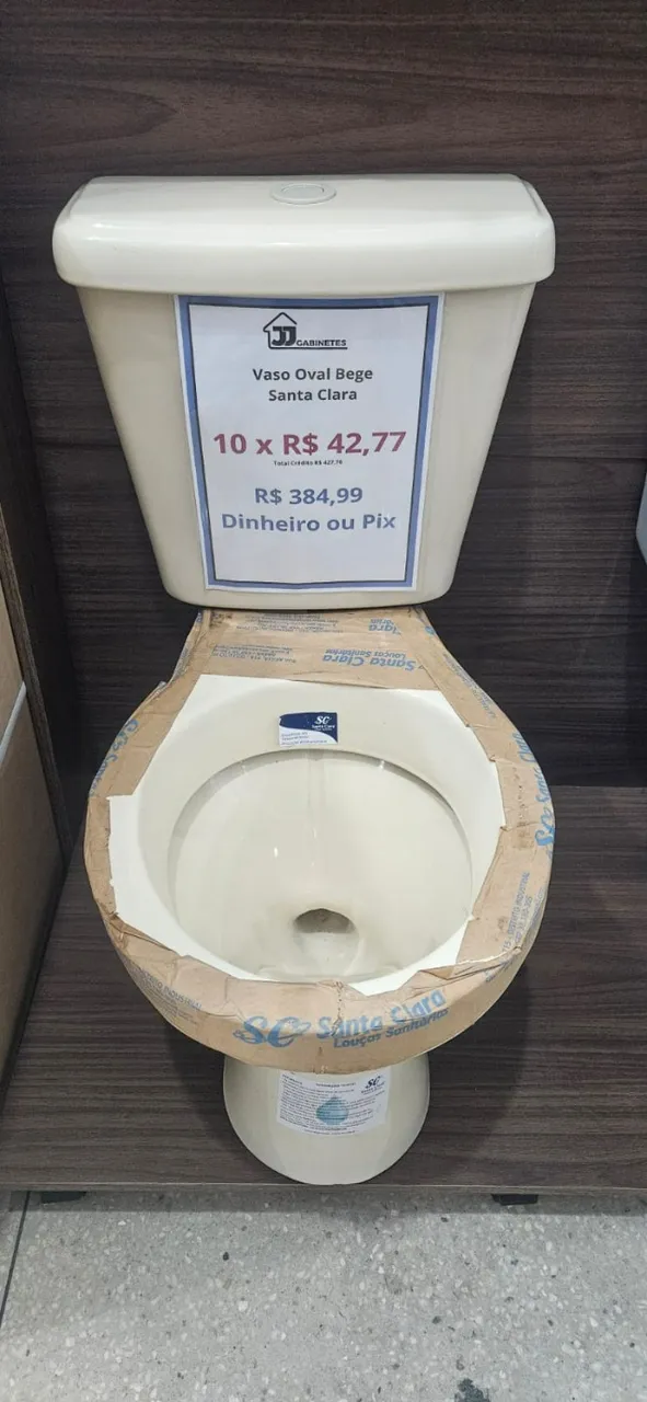 Vaso com caixa acoplada mais o sistema da descarga