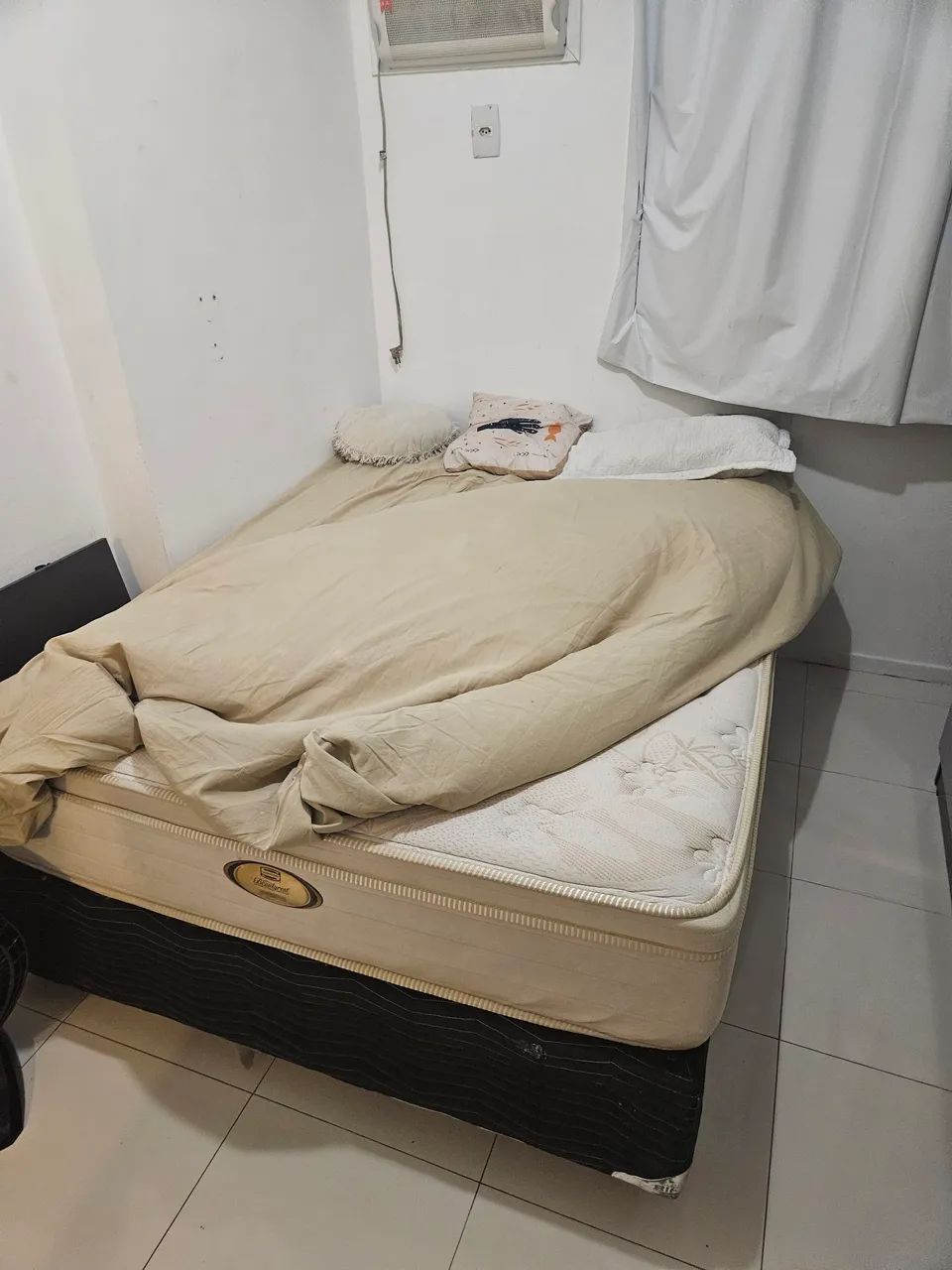 Double bed64187855273090121