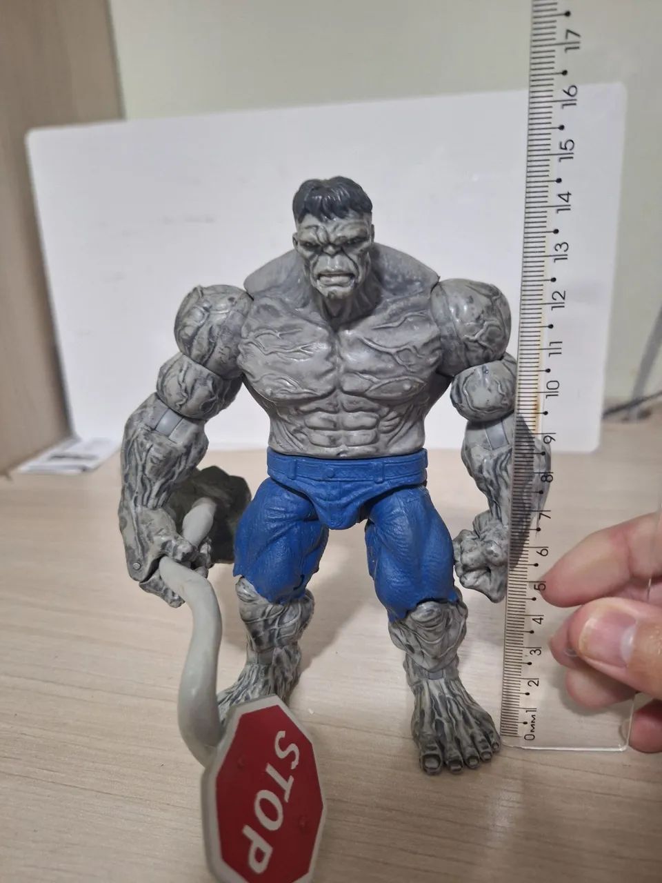 Action Figure Hulk Cinza da Hasbro - Figura de Ação - Foto 2