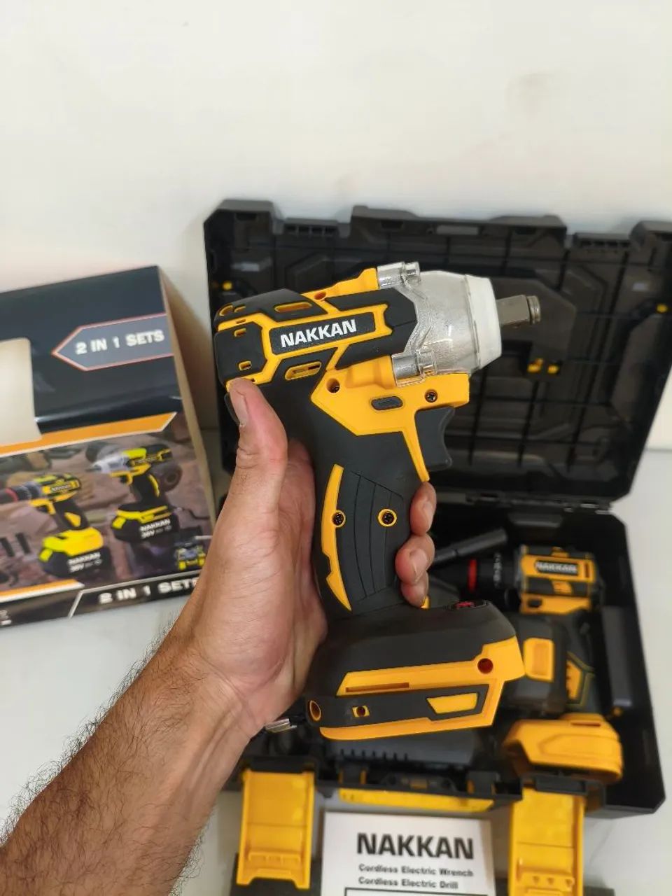 KIT chave de impacto + parafusadeira maleta completa com acessórios cachimbos 17/18/19/22  - Foto 2