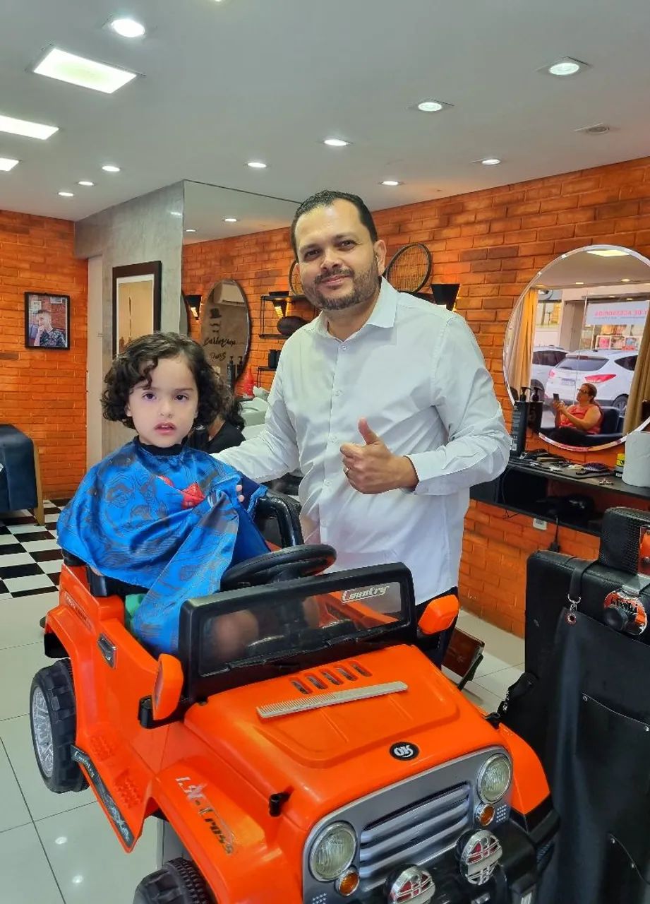 Carrinho infantil de cabeleireiro 