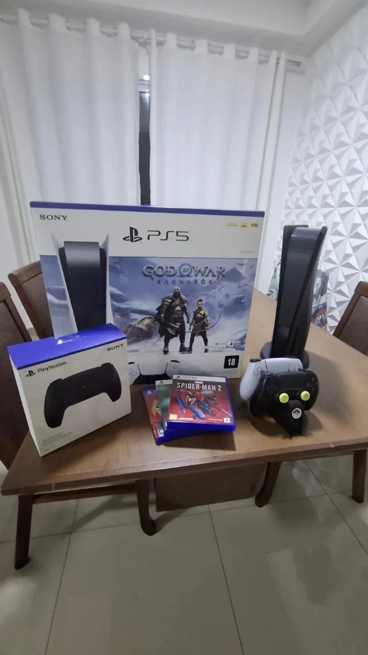 PlayStation 5 com Acessórios e Jogos - Pouquíssimo Uso!