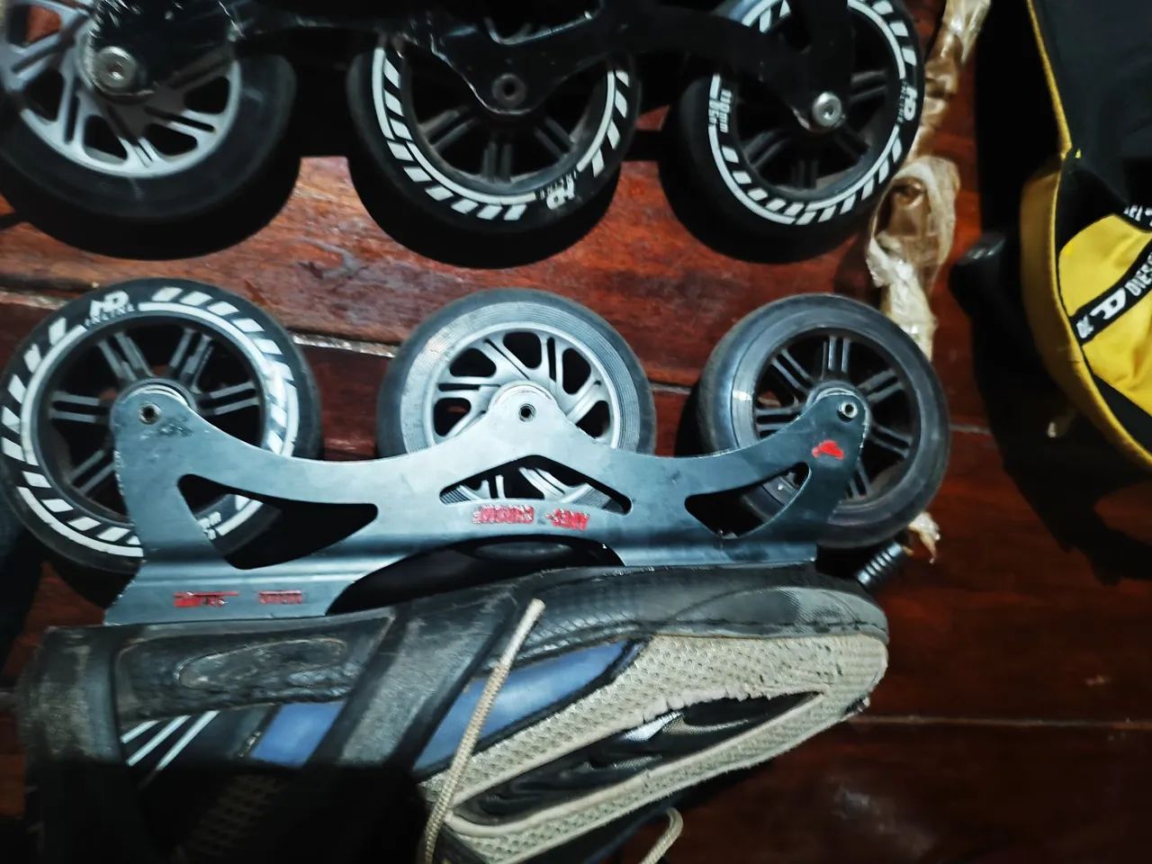 Vendo patins Nitro,bem conservado,as rodas estão boa, e já vai lubrificadl - Foto 3