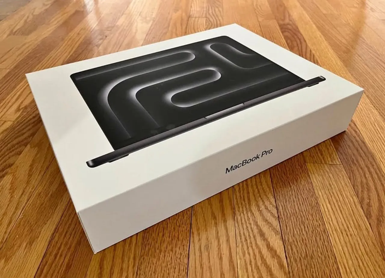 MACBOOK PRO