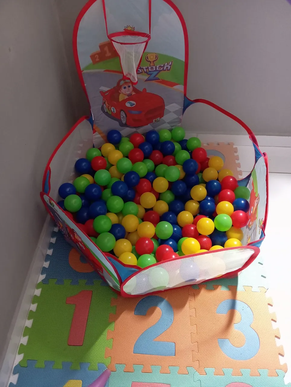 Piscina de Bolinhas Infantil com Cesta de Basquete