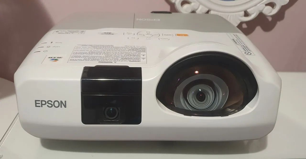 Projetor Epson 3LCD Brightlink 421i